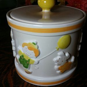 VTG Poppytrail cookie jar Metlox